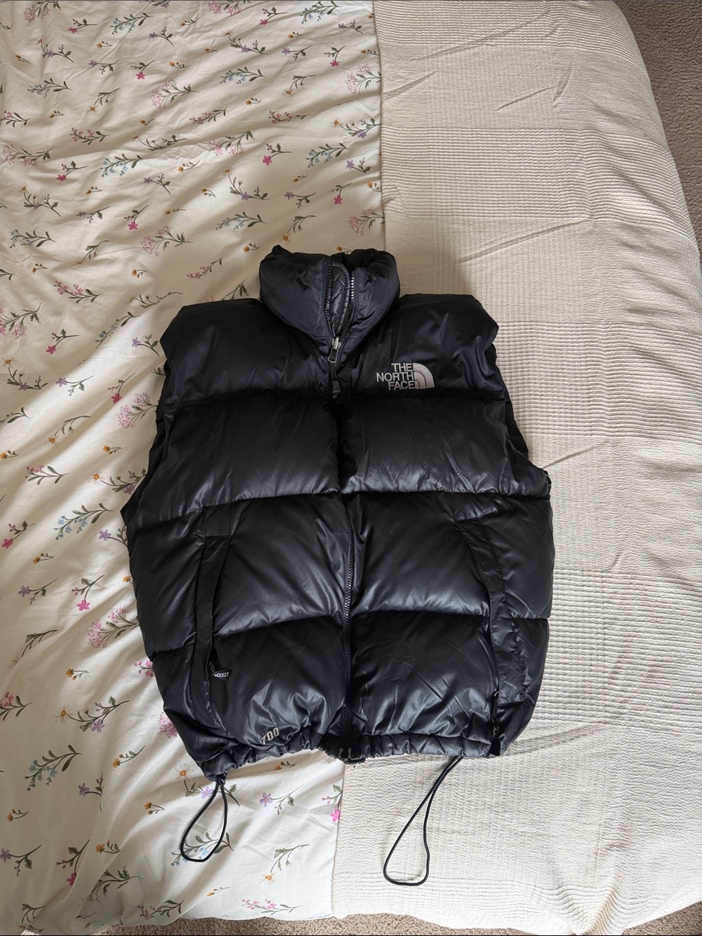 Women’s The North Face Black Quilted Down Vest - Picture 3 of 8